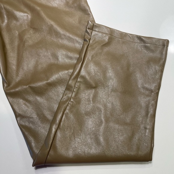 NWT COLOR BLOCK CUT OUT FAUX
LEATHER PU PANTS SIZE 6 - Medium - Picture 7 of 16